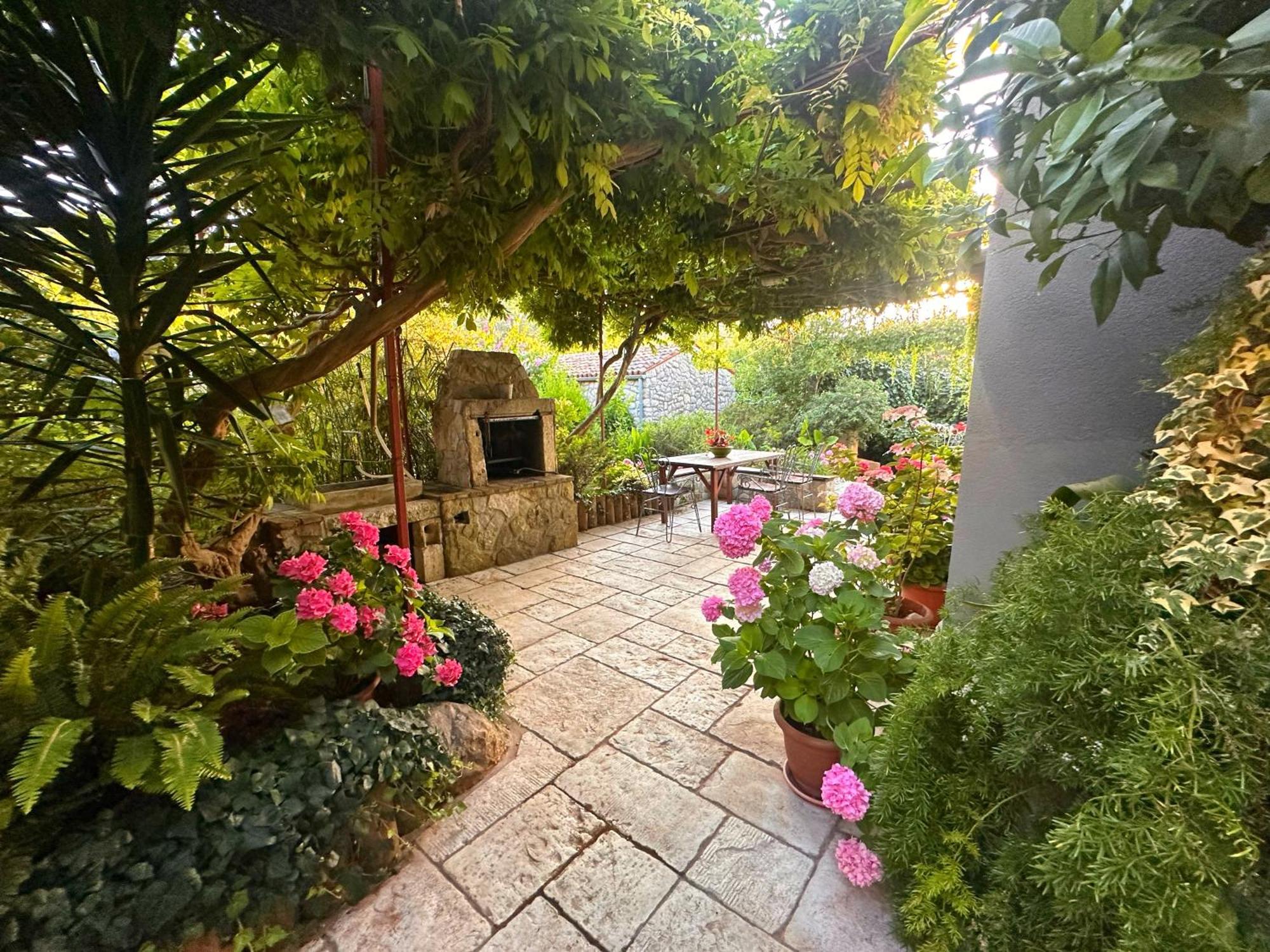 Apartments Cvita Veli Lošinj Exterior foto